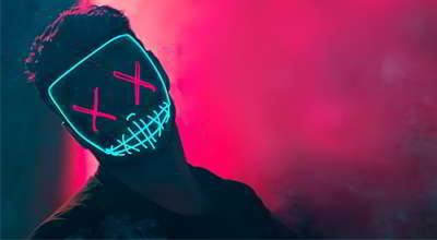 neonovaya-maska-sudnaya-noch